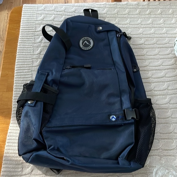 aurorae Other - Aurorae baby backpack single sleeve. 4 zip compartments navy blue. Bottle holder